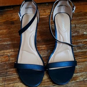 Strappy heals